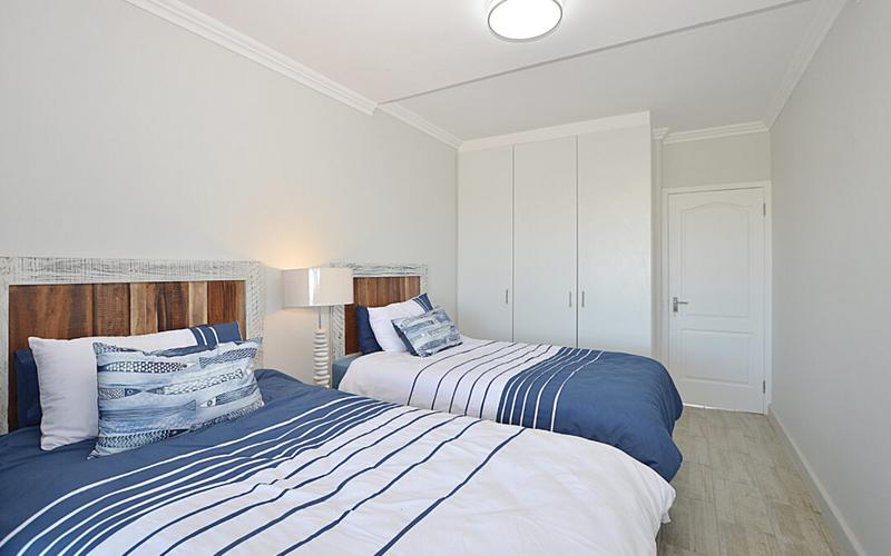 To Let 2 Bedroom Property for Rent in Dolphin Beach Western Cape